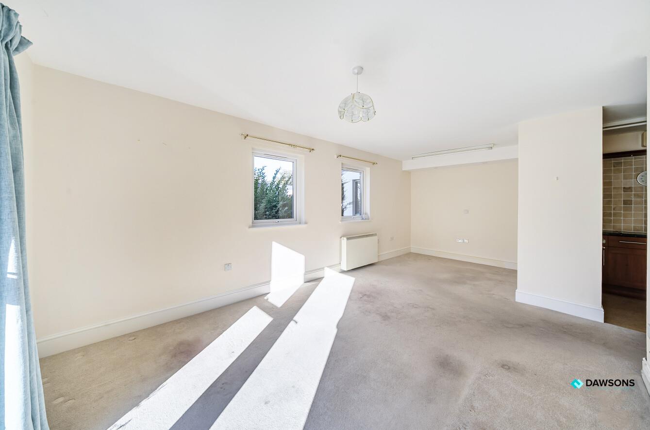 Willow Court, Clyne Common, Swansea, SA3 3JB